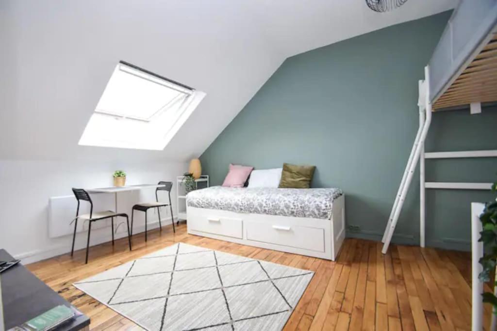 Disponible - Appartement Entier - 10Mn Rer B Aeroport Cdg - Paris Gare Du Nord, T11 Express, Le Bourget, Tout Equipe, Netflix Gratuit, 3 Personnes, 4Eme Etage, Escaliers, Parc Des Expositions, Parking Rue Gratuit Apres 19H Drancy Ngoại thất bức ảnh