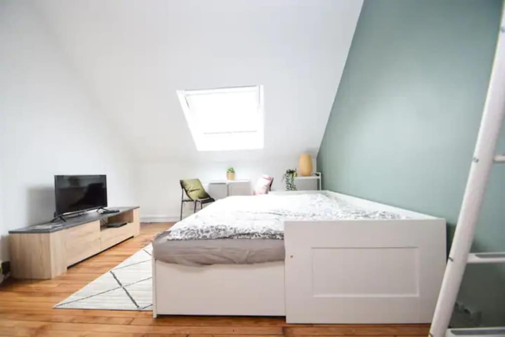 Disponible - Appartement Entier - 10Mn Rer B Aeroport Cdg - Paris Gare Du Nord, T11 Express, Le Bourget, Tout Equipe, Netflix Gratuit, 3 Personnes, 4Eme Etage, Escaliers, Parc Des Expositions, Parking Rue Gratuit Apres 19H Drancy Ngoại thất bức ảnh