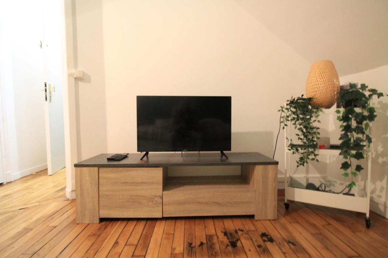 Disponible - Appartement Entier - 10Mn Rer B Aeroport Cdg - Paris Gare Du Nord, T11 Express, Le Bourget, Tout Equipe, Netflix Gratuit, 3 Personnes, 4Eme Etage, Escaliers, Parc Des Expositions, Parking Rue Gratuit Apres 19H Drancy Ngoại thất bức ảnh