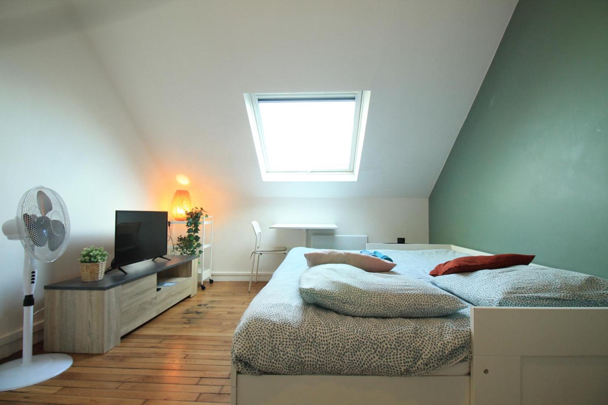 Disponible - Appartement Entier - 10Mn Rer B Aeroport Cdg - Paris Gare Du Nord, T11 Express, Le Bourget, Tout Equipe, Netflix Gratuit, 3 Personnes, 4Eme Etage, Escaliers, Parc Des Expositions, Parking Rue Gratuit Apres 19H Drancy Ngoại thất bức ảnh
