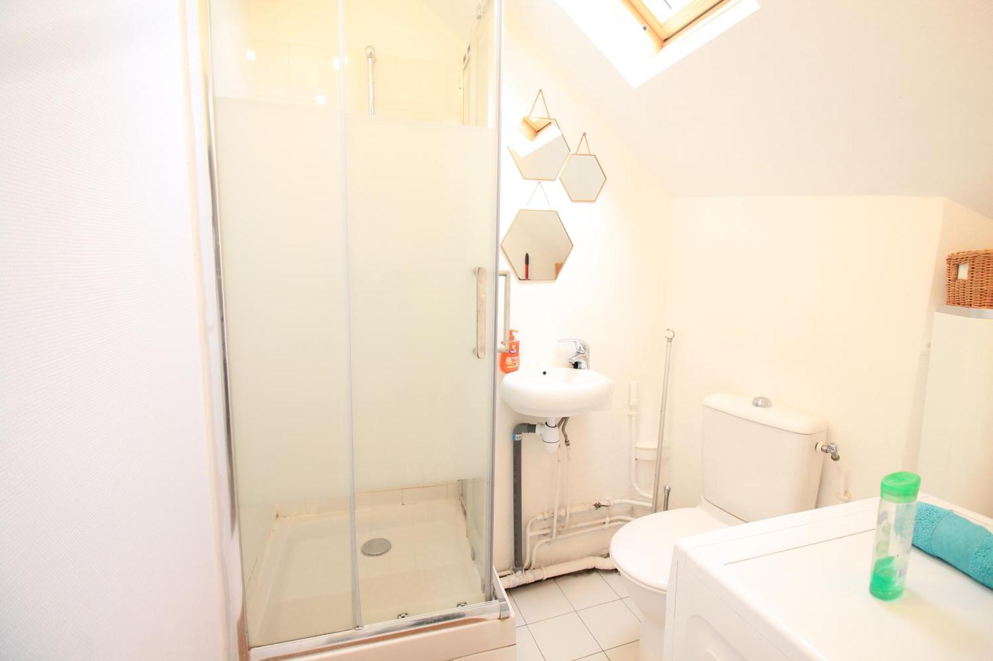 Disponible - Appartement Entier - 10Mn Rer B Aeroport Cdg - Paris Gare Du Nord, T11 Express, Le Bourget, Tout Equipe, Netflix Gratuit, 3 Personnes, 4Eme Etage, Escaliers, Parc Des Expositions, Parking Rue Gratuit Apres 19H Drancy Ngoại thất bức ảnh