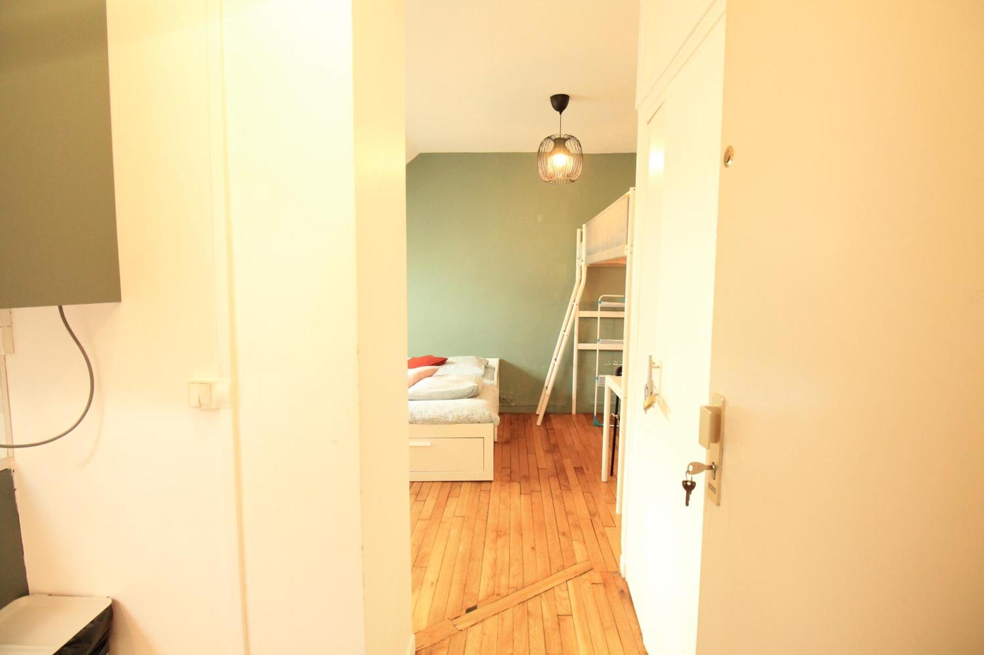 Disponible - Appartement Entier - 10Mn Rer B Aeroport Cdg - Paris Gare Du Nord, T11 Express, Le Bourget, Tout Equipe, Netflix Gratuit, 3 Personnes, 4Eme Etage, Escaliers, Parc Des Expositions, Parking Rue Gratuit Apres 19H Drancy Ngoại thất bức ảnh